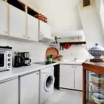 Charming Apartment L006